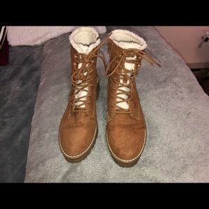 Winter booties super cute! I don’t fit them anymore and barely wore twice.